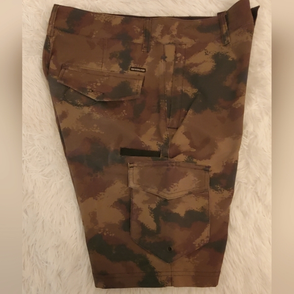 Quick Silver Camouflage Amphibian Shorts - Picture 2 of 4